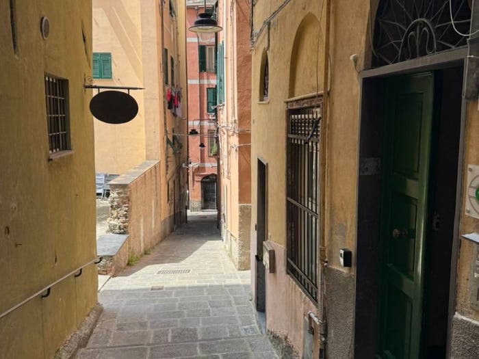Appartamento trilocale in vendita in Salita Coccagna, Molo, Genova