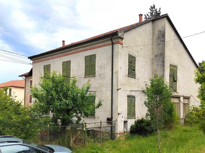 Casa con 6 locali in vendita in Centro, Bosio
