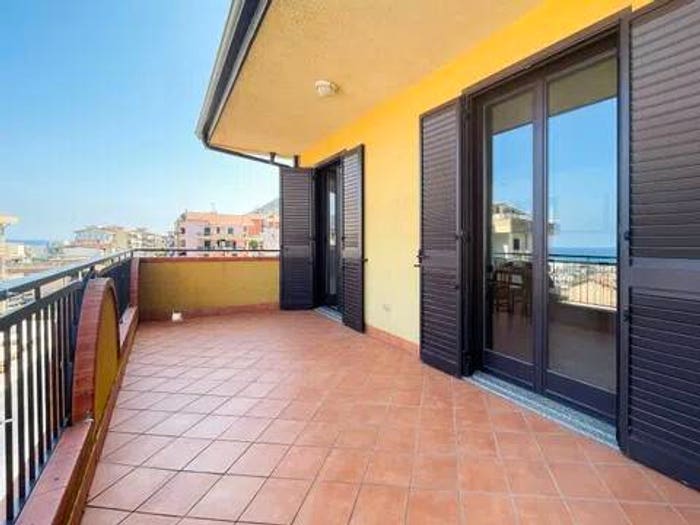Appartamento trilocale in vendita in Via Nazionale, Gliaca, Piraino