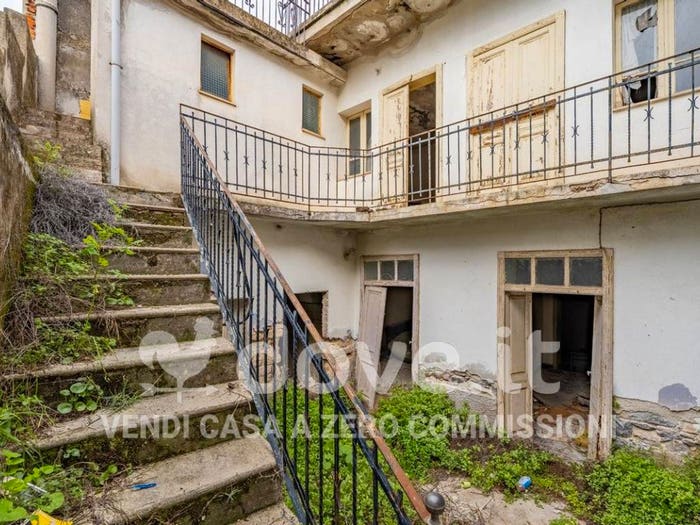 Casa con 6 locali in vendita in Via Tempio, Centro, Dorgali