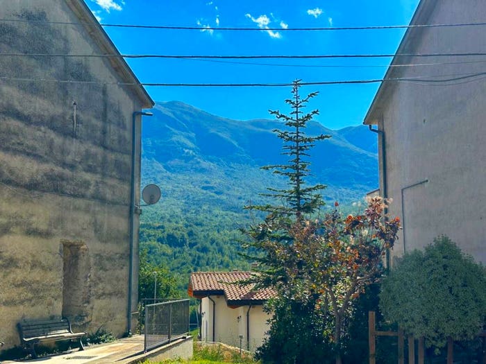 Casa con 5 locali in vendita in Via Amba Alagi, Centro, Salle