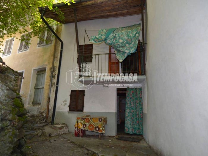Casa trilocale in vendita in Via Catelli, Centro, Mezzenile