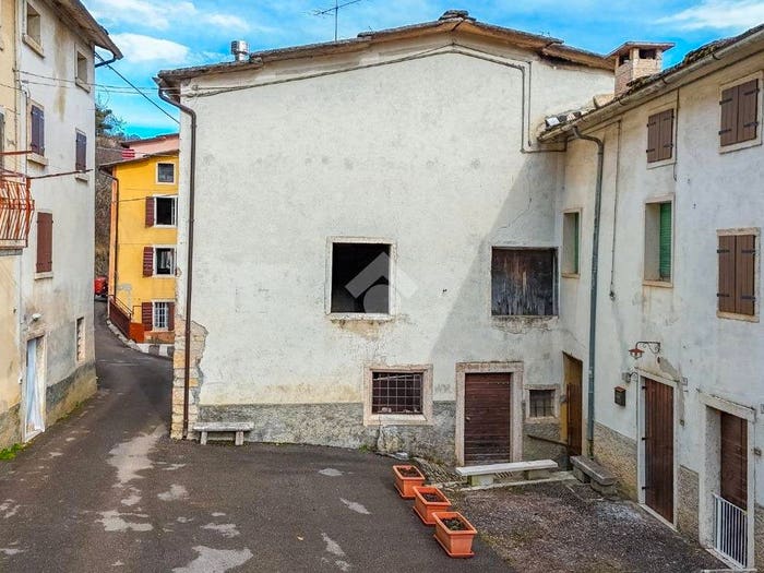 Casa quadrilocale in vendita in Via Francesco Baracca, Vaggimal, Sant'Anna d'Alfaedo