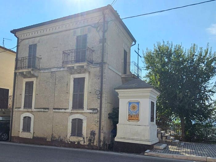 Casa quadrilocale in vendita in Via Villa De Felici, Centro, Pianella