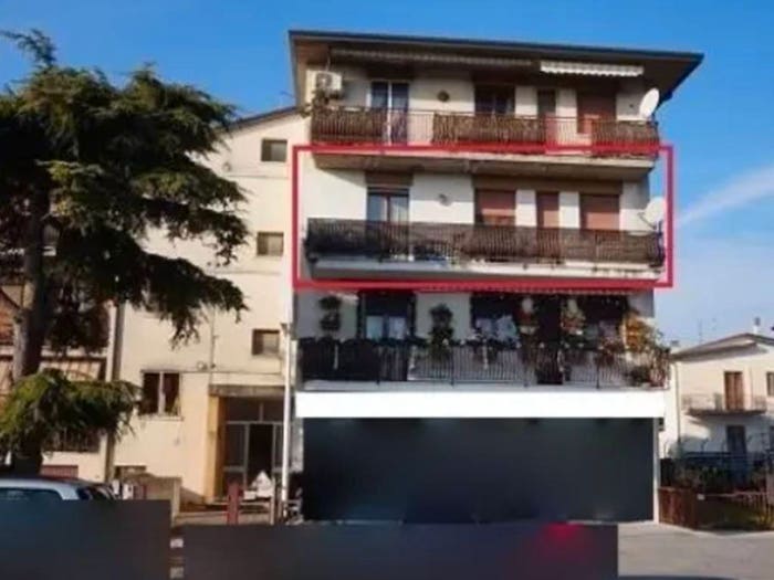 Appartamento quadrilocale in vendita in Via Zara, Centro, Lonigo