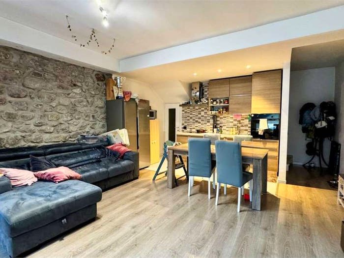 Appartamento trilocale in vendita in Via Carducci a, Centro, Rogno