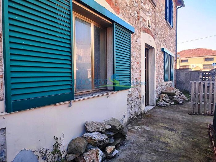 Appartamento quadrilocale in vendita in Via Amerigo Profili, Centro, Monsummano Terme