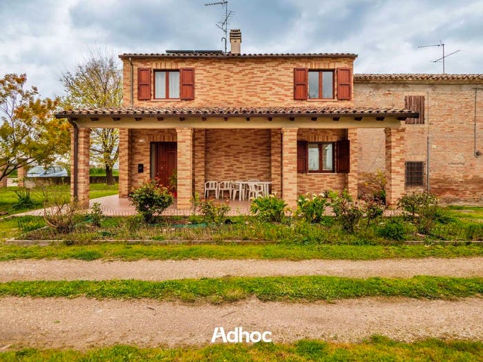 Casa quadrilocale in vendita in Località Bellocchi, Bellocchi Falcineto, Fano