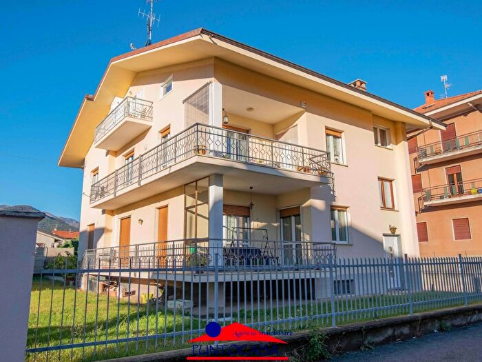 Appartamento quadrilocale in vendita in Via Cauri, Dronero