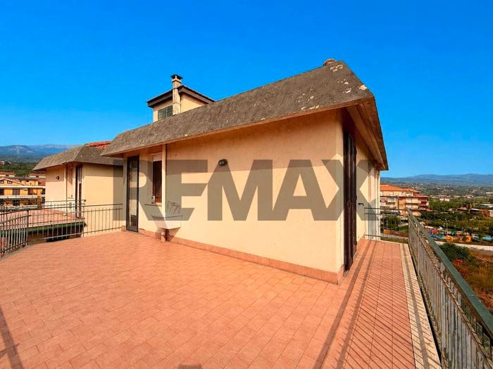 Appartamento con 5 locali in vendita in Corso Messina, Centro, Giarre