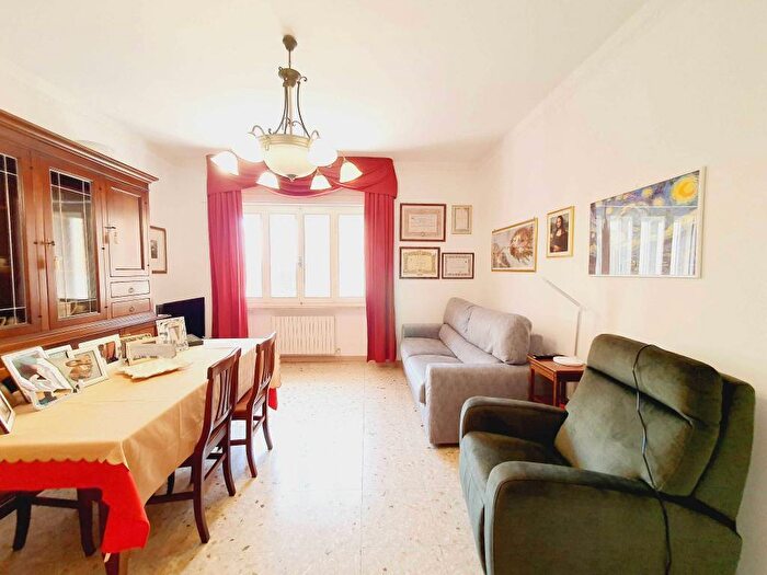 Appartamento con 5 locali in vendita in Viale Medaglie d'Oro, Centro, Fermo