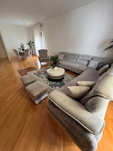 Casa con 6 locali in vendita in Centro, Agliana