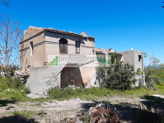 Casa quadrilocale in vendita in Montenero di Bisaccia