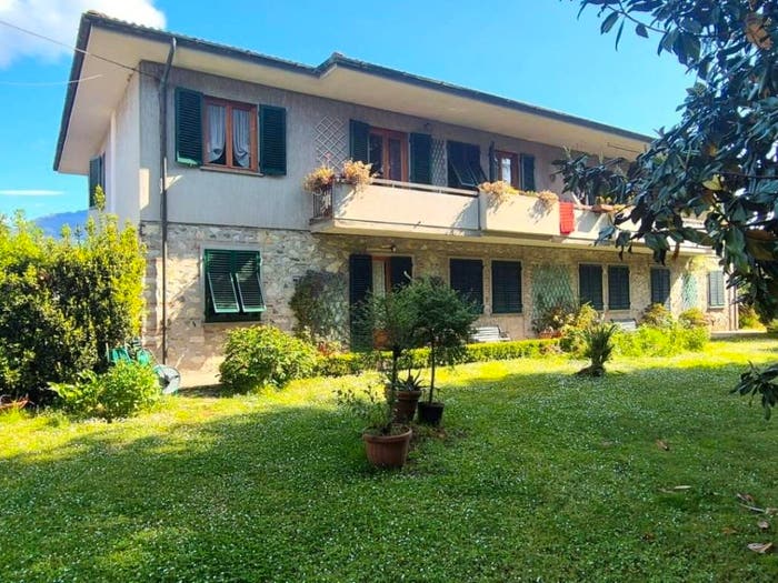 Casa con 6 locali in vendita in Via S Martino, Marlia, Capannori