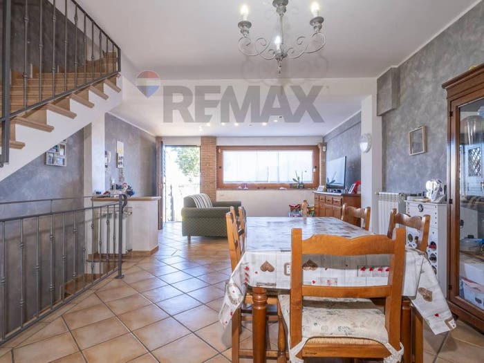 Casa con 5 locali in vendita in Via Morazzone, Valle Muricana, Roma