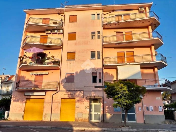 Appartamento quadrilocale in vendita in Via Nazionale, Villapiana Lido, Villapiana