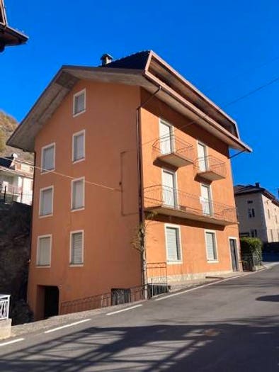Casa con 6 locali in vendita in Via Giuseppe Mazzini, Galleno, Corteno Golgi