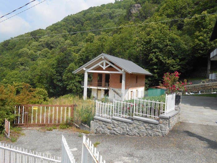 Casa con 6 locali in vendita in Via Volpetta, Volpetta, Chialamberto