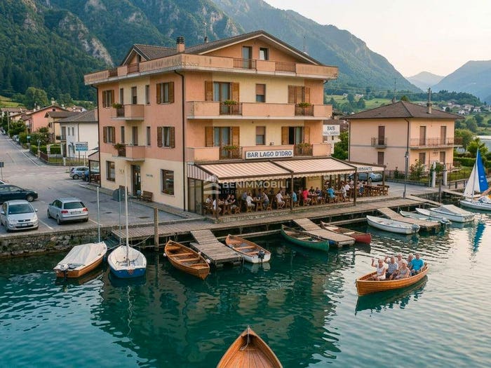 Casa con 6 locali in vendita in Via Lungolago Italia, Crone, Idro