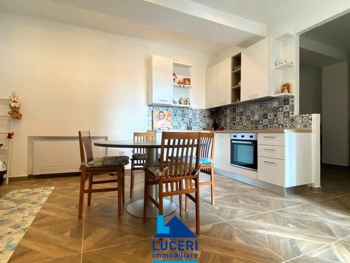 Appartamento trilocale in vendita in Via Giovanni Pascoli, Centro, Galatina