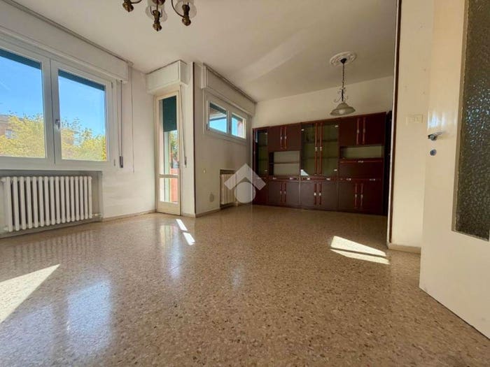 Appartamento trilocale in vendita in Via Giuseppe Massarenti, Centro, Budrio