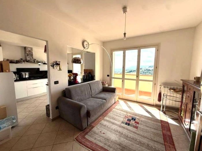 Casa con 6 locali in vendita in Via Sambarontana, Lamporecchio