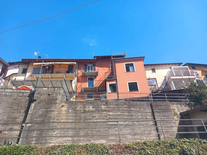 Appartamento trilocale in vendita in Pognana Lario