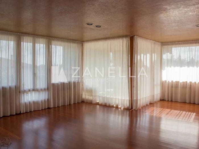 Casa con 5 locali in vendita in Via Ortigara, Castelfranco Veneto
