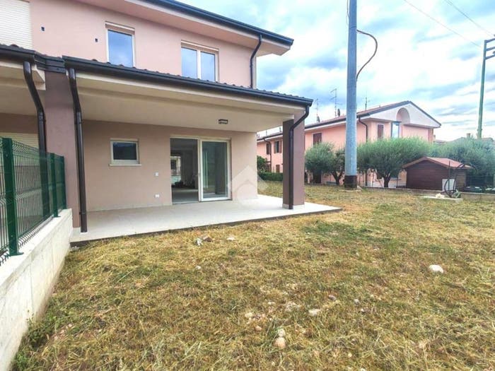 Casa quadrilocale in vendita in Via Pompea, Ospedaletto Santa Lucia Arcè, Pescantina