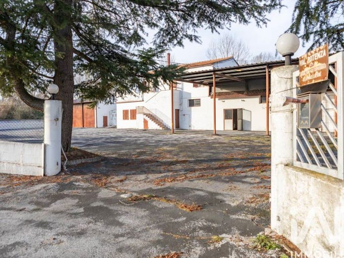 Casa con 6 locali in vendita in Via contrada acquesalate, Centro, Macerata