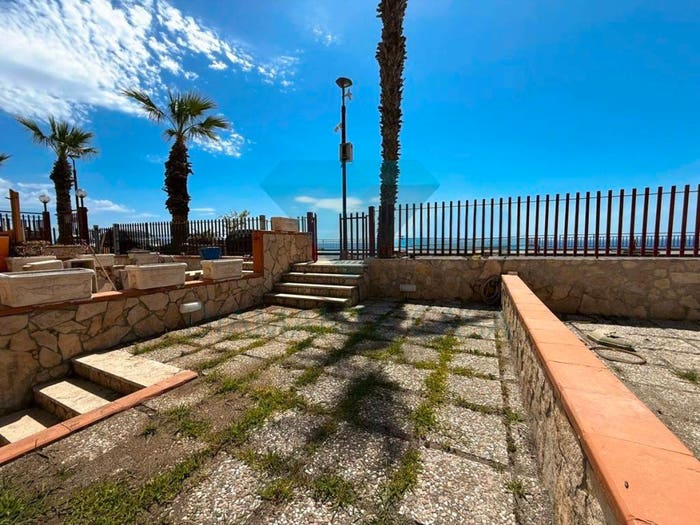 Appartamento bilocale in vendita in Via Lungomare, Sant'Alessio Siculo