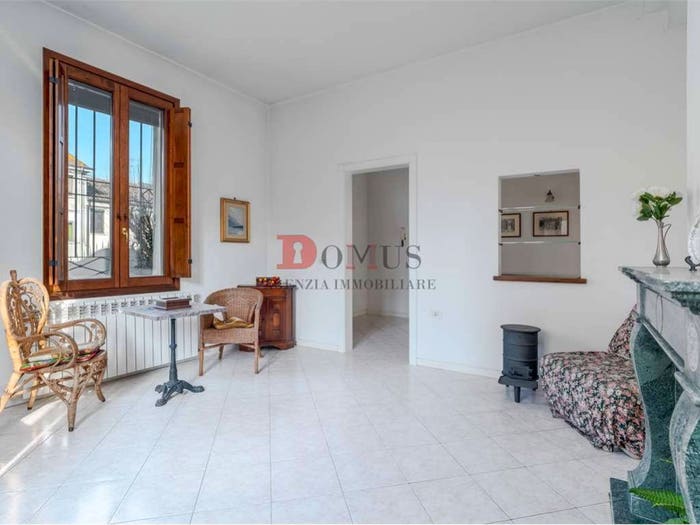 Casa con 6 locali in vendita in via Parmense A, Borgoforte, Borgo Virgilio