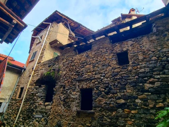 Casa con 5 locali in vendita in Via alla Volta, Lierna