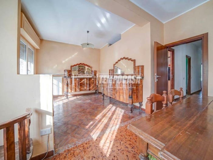Appartamento trilocale in vendita in Via Creva, Centro, Luino