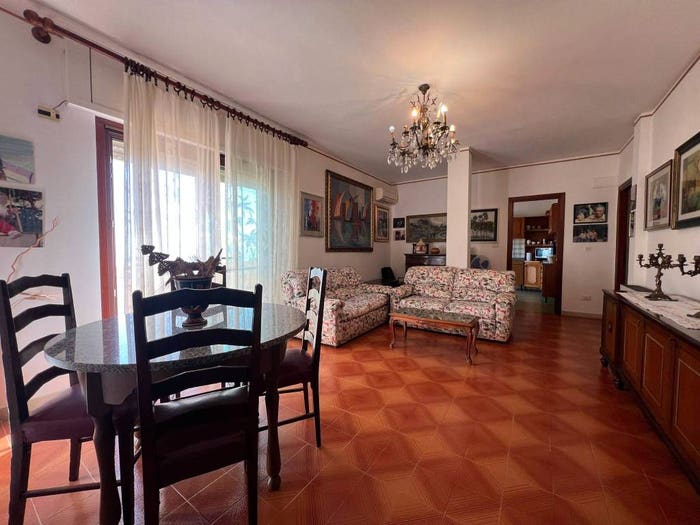 Appartamento trilocale in vendita in Via Monte Bianco, Gaeta