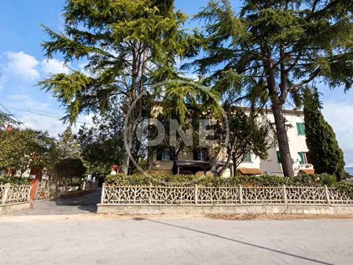 Casa con 8 locali in vendita in Via del Porto, Tuoro Sul Trasimeno