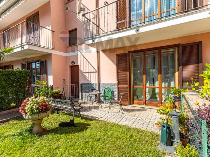 Casa quadrilocale in vendita in Via Dei Cigni, Porto Ceresio