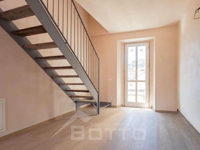 Appartamento bilocale in vendita in Via Zaccheo Paolo, Centro, Cannobio
