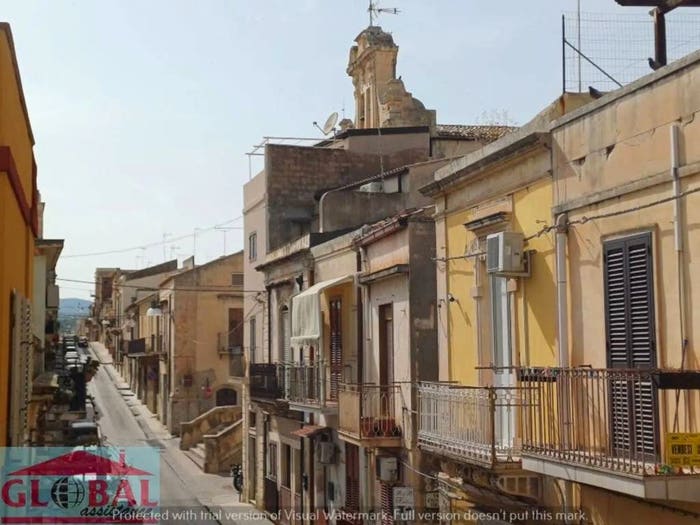 Casa con 6 locali in vendita in Via Giovanni Aurispa, Centro, Noto