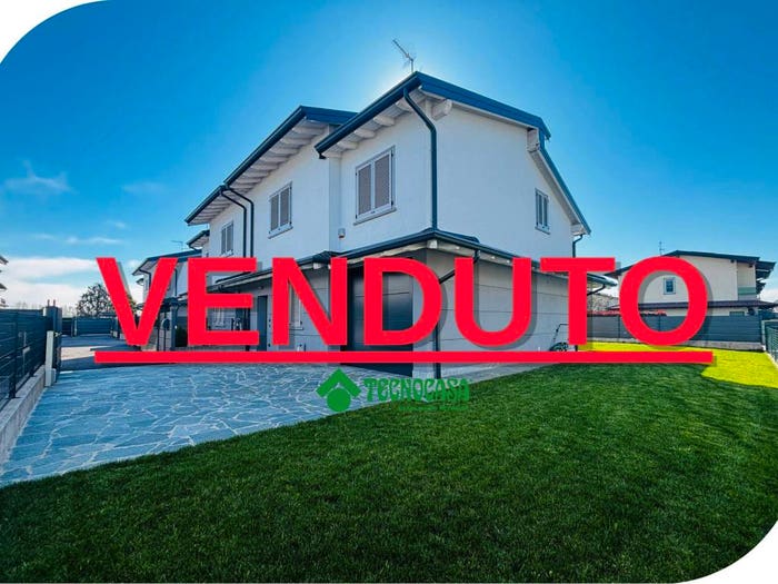 Casa quadrilocale in vendita in Via Carlo Collodi, Caravaggio