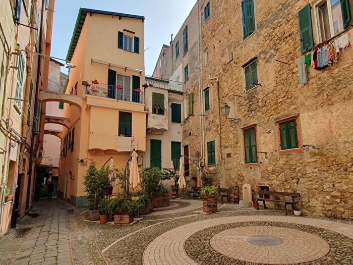 Appartamento bilocale in vendita in Centro Storico Sant'Ampelio, Bordighera