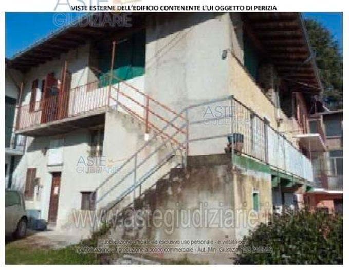 Appartamento con 5 locali in vendita in Via Vittorio Veneto, Travedona Monate, TravedonaMonate