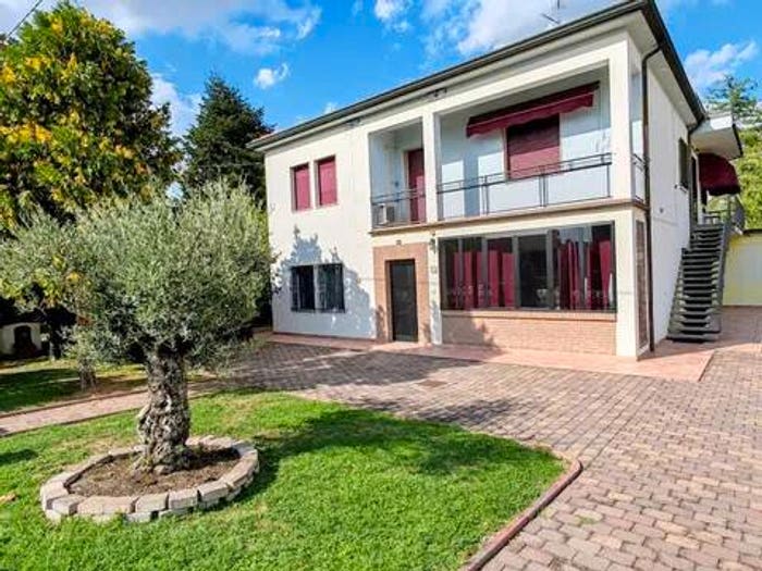 Casa con 6 locali in vendita in Via Provinciale, Scortichino, Bondeno