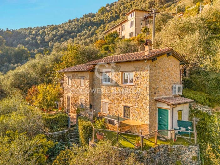 Casa quadrilocale in vendita in Via don giuseppe vangelisti, Camaiore Paese, Camaiore