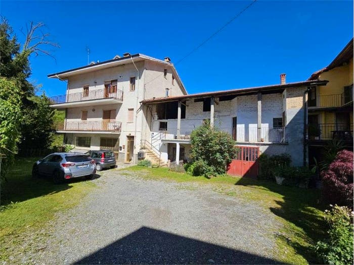 Casa con 6 locali in vendita in Centro, Mombasiglio