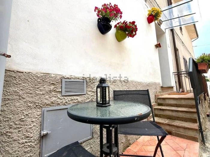 Appartamento quadrilocale in vendita in Via Della Fonte, Chianni