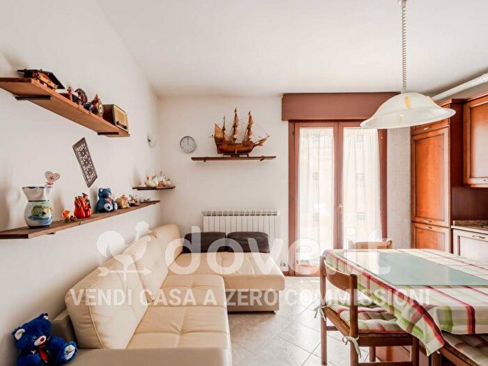 Appartamento trilocale in vendita in Via Salvator Rosa, Cipressina, Venezia