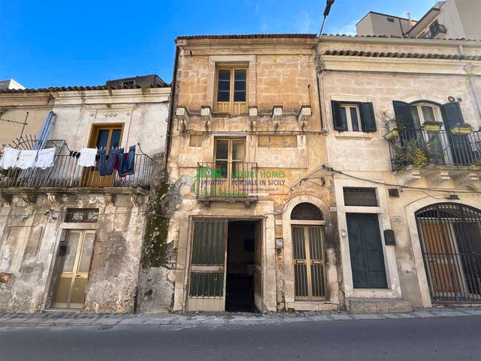 Casa con 6 locali in vendita in Via Tirella, Modica Bassa, Modica