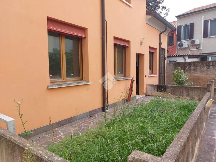 Appartamento quadrilocale in vendita in Via Piangipane, San Paolo, Ferrara