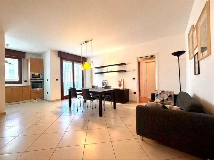 Appartamento con 5 locali in vendita in Via Mazzini, Centro, Ozzano dell'Emilia